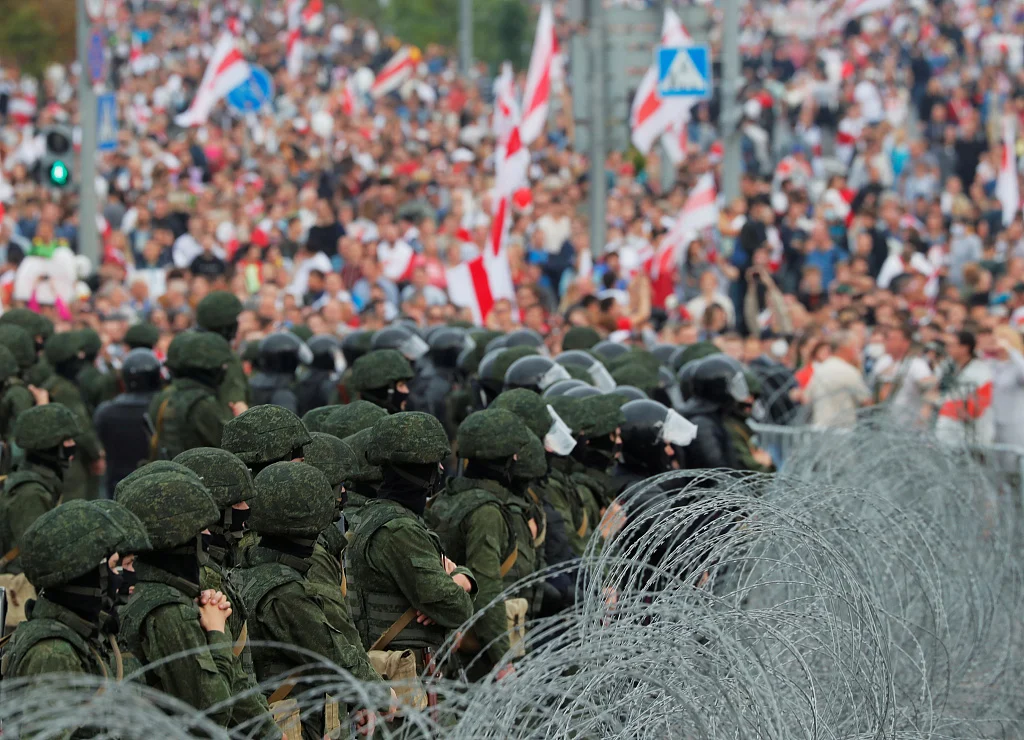 Belarus Faces Dual Pressures: War Mobilization, Sports Reinstatement, and Social Shifts