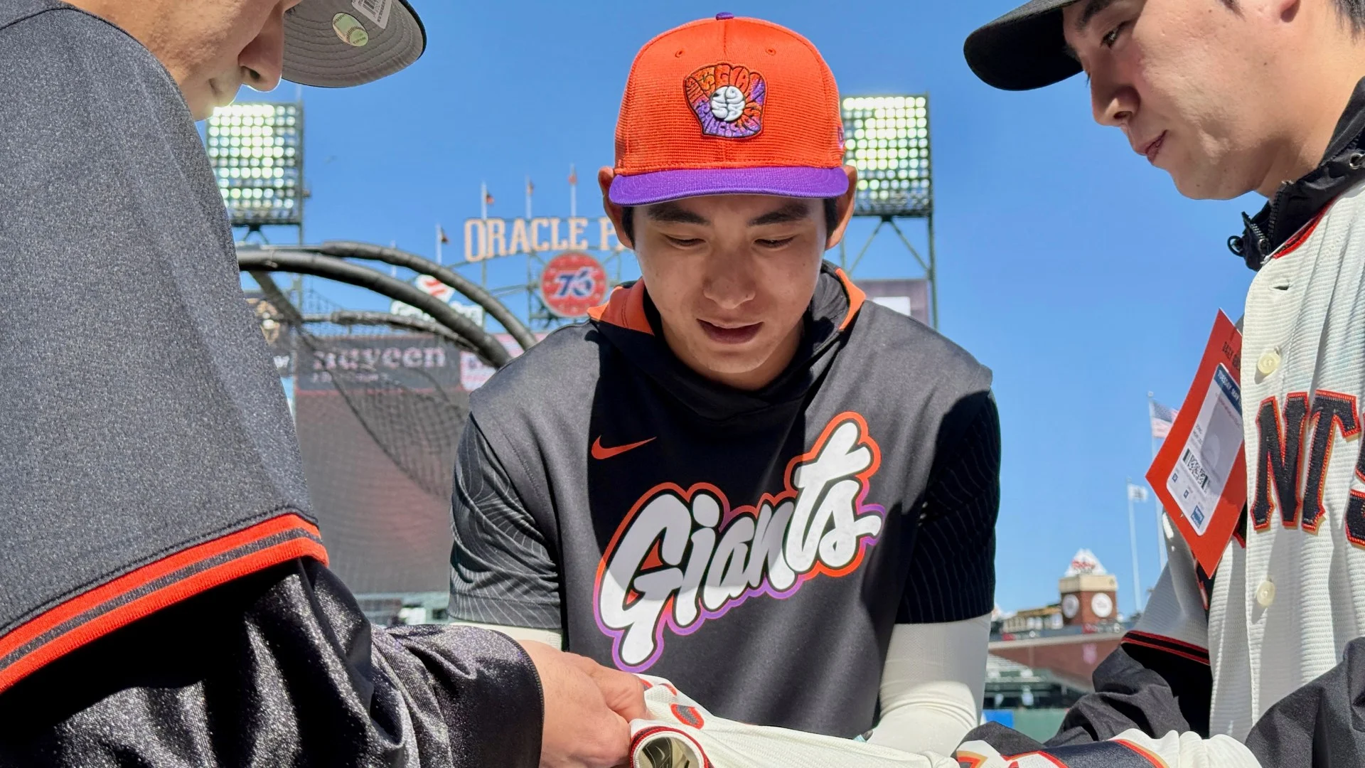 Giants’ Outfield Celebration Sparks Trade Talk and Fan Debate Around Jung Hoo Lee
