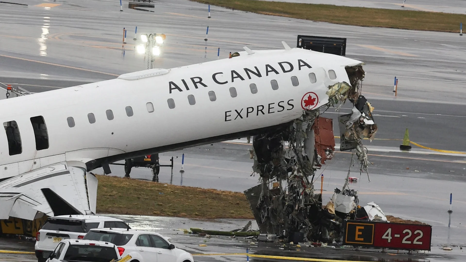 Massive Sinkhole Shuts Down LaGuardia Runway, Triggering Widespread Flight Chaos