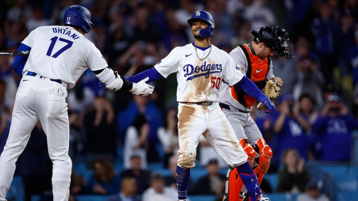 Mookie Betts Sparks Dodgers' Revival in 4-0 Victory Over Giants