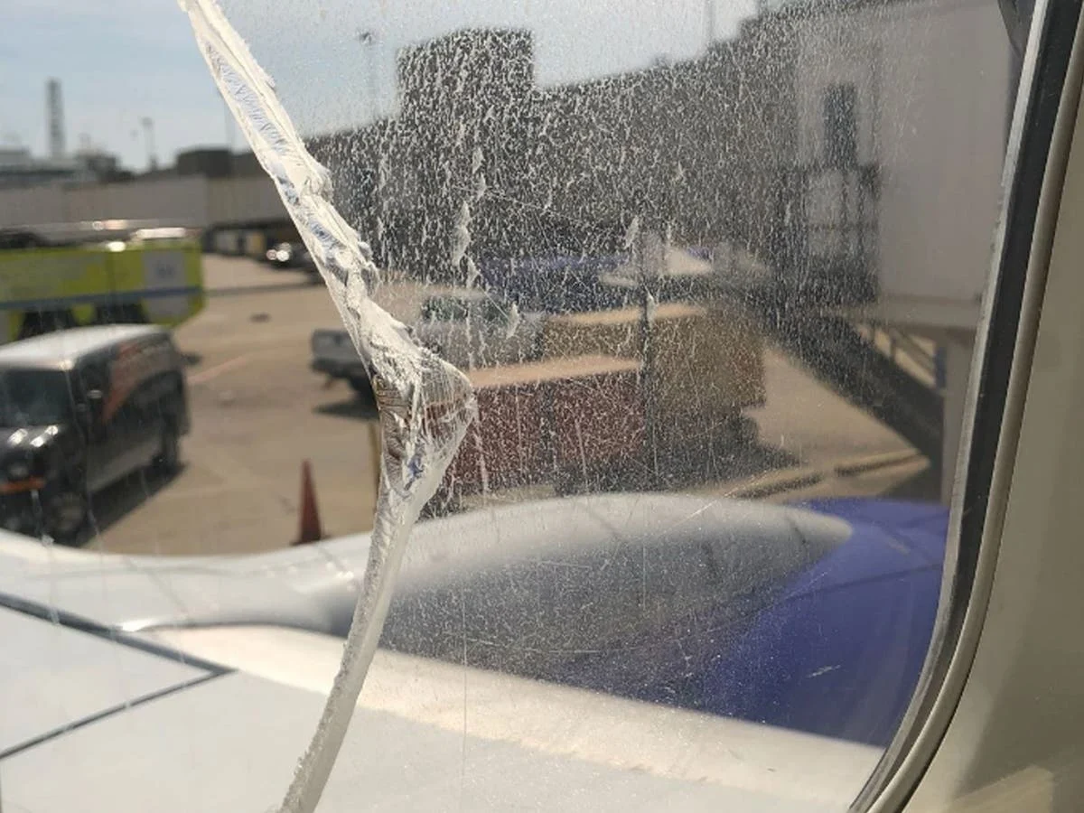 Southwest Airlines Emergency Landing Shocks Passengers as Windshield Cracks Mid‑Flight